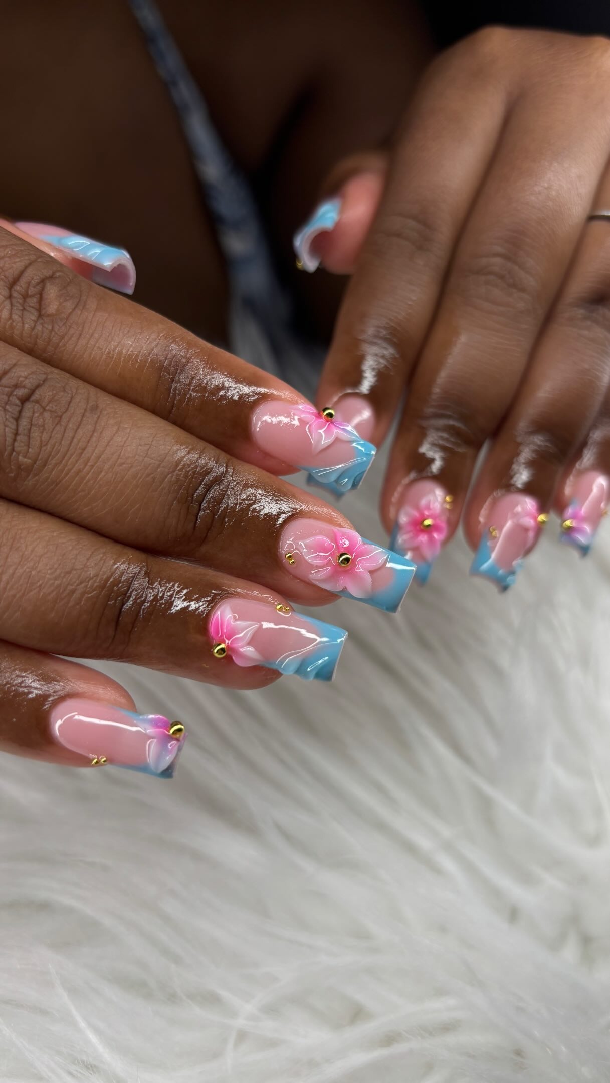 French bleu avec fleurs roses 3D